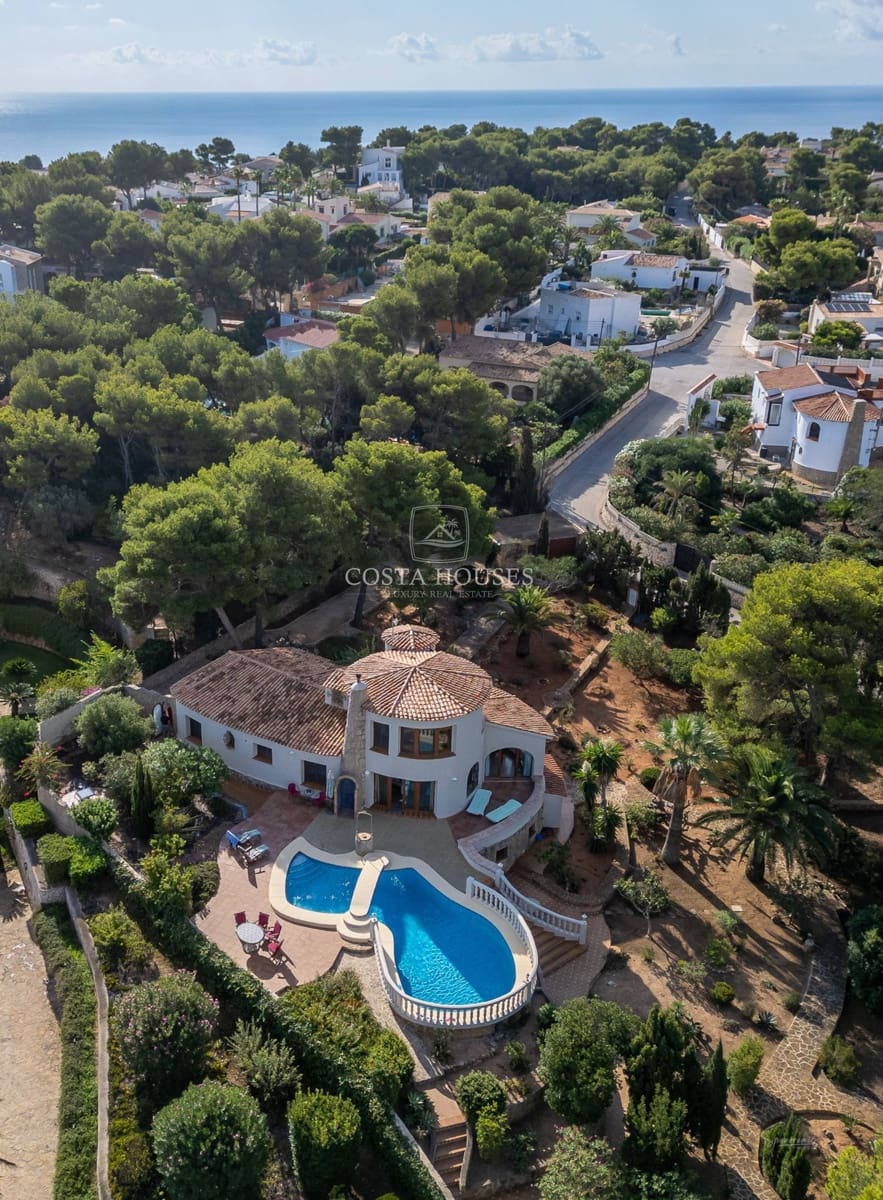 Chalet de 4 habitaciones en Javea / Xàbia en venta con piscina garaje - 1.190.000 € (Ref: 8863886)