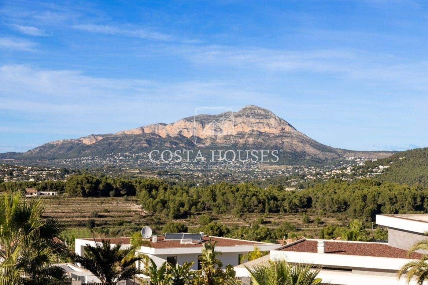 4 bedroom Villa for sale in Javea / Xabia with pool - € 1,350,000 (Ref: 8863890)