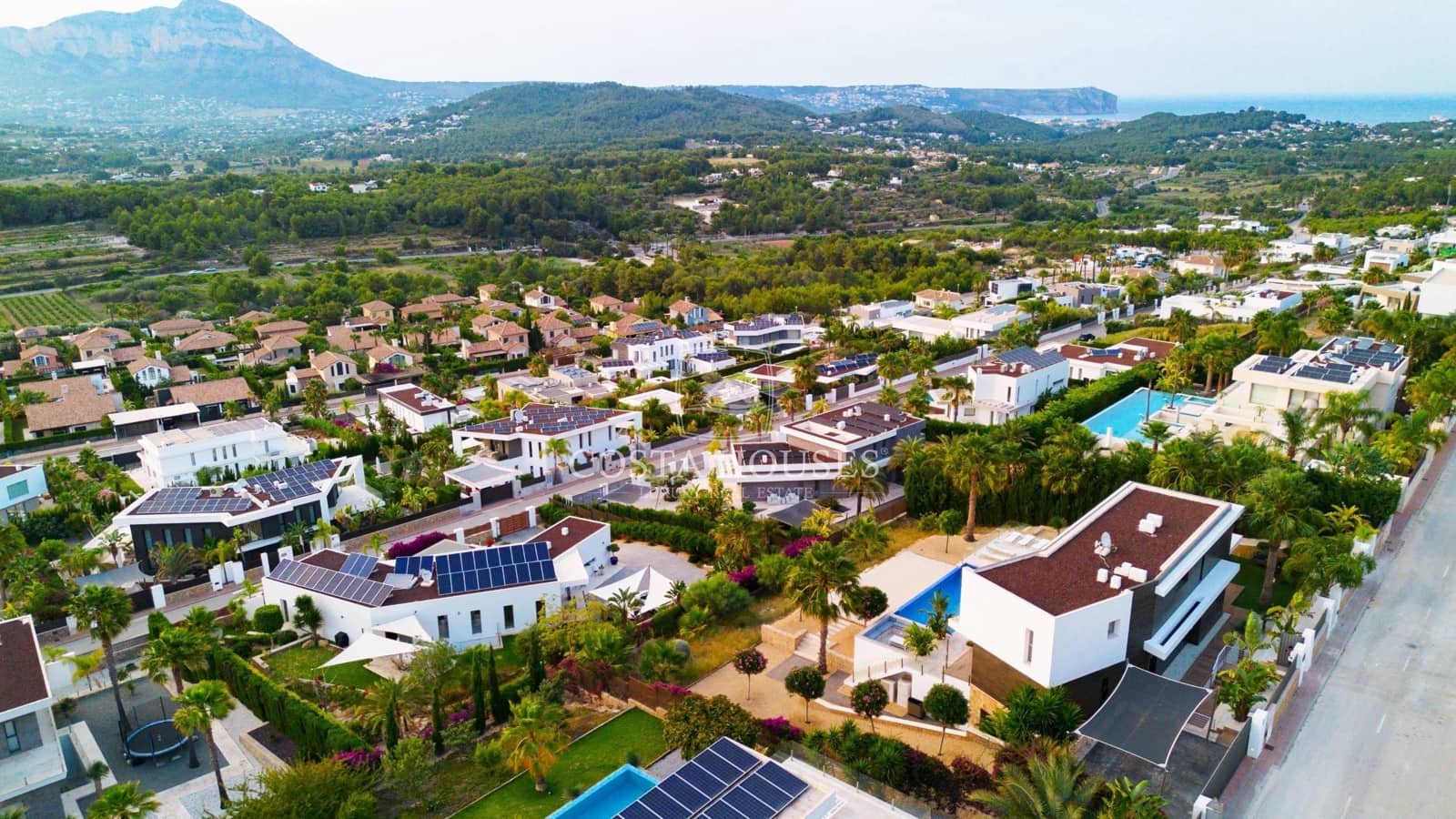 4 bedroom Villa for sale in Javea / Xabia with pool - € 1,350,000 (Ref: 8863890)