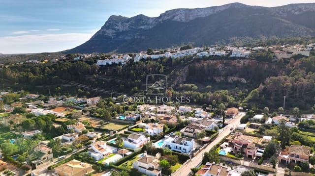 Chalet de 4 habitaciones en La Pedrera - Vessanes, Dénia en venta con piscina garaje - 1.350.000 € (Ref: 8863892)