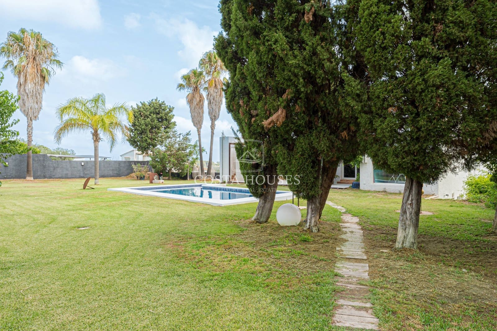 4 soveværelse Villa til salg i La Sella med swimmingpool garage - € 1.450.000 (Ref: 8863905)