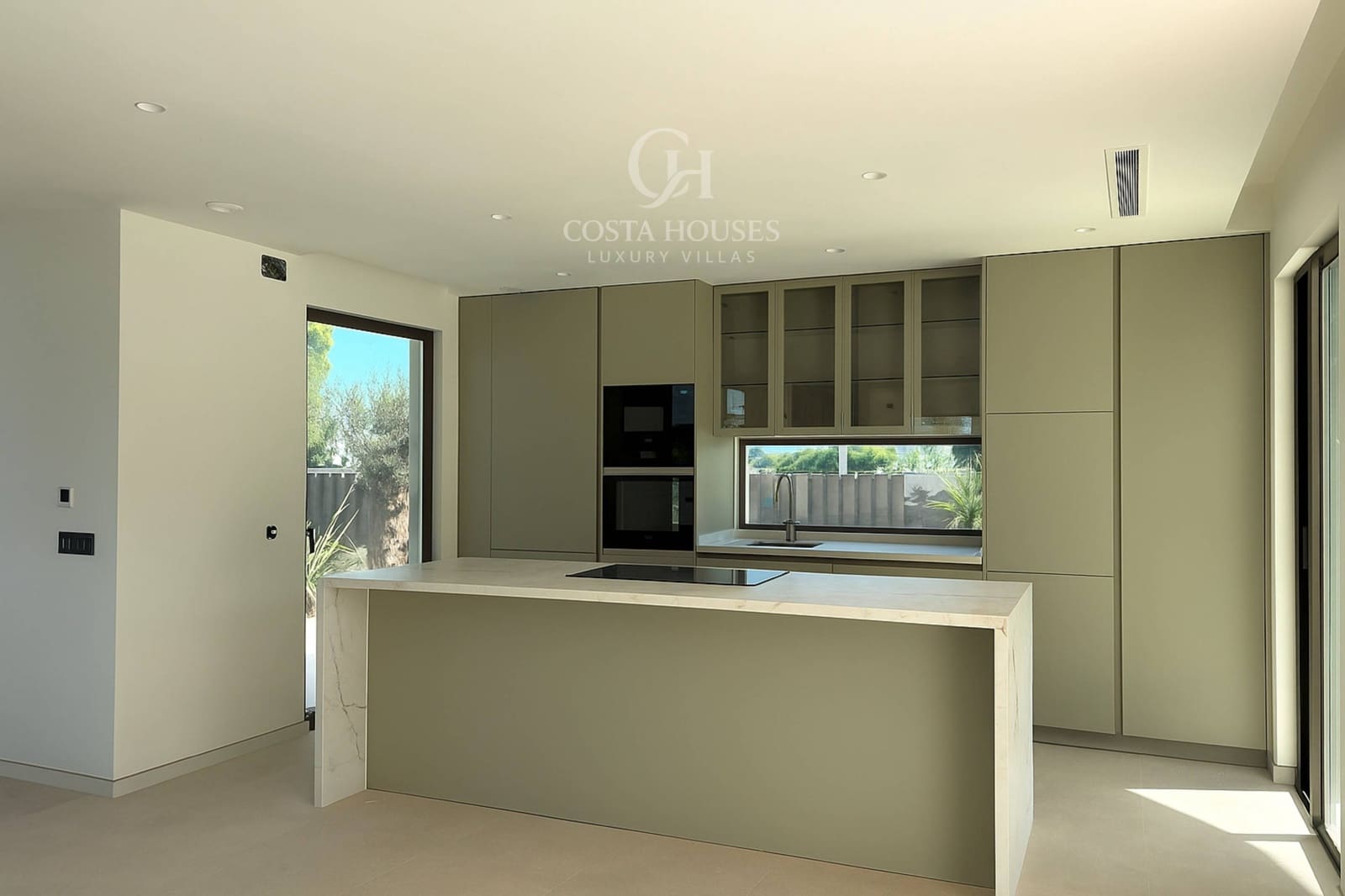 4 bedroom Villa for sale in Javea / Xabia with pool garage - € 1,600,000 (Ref: 8863906)