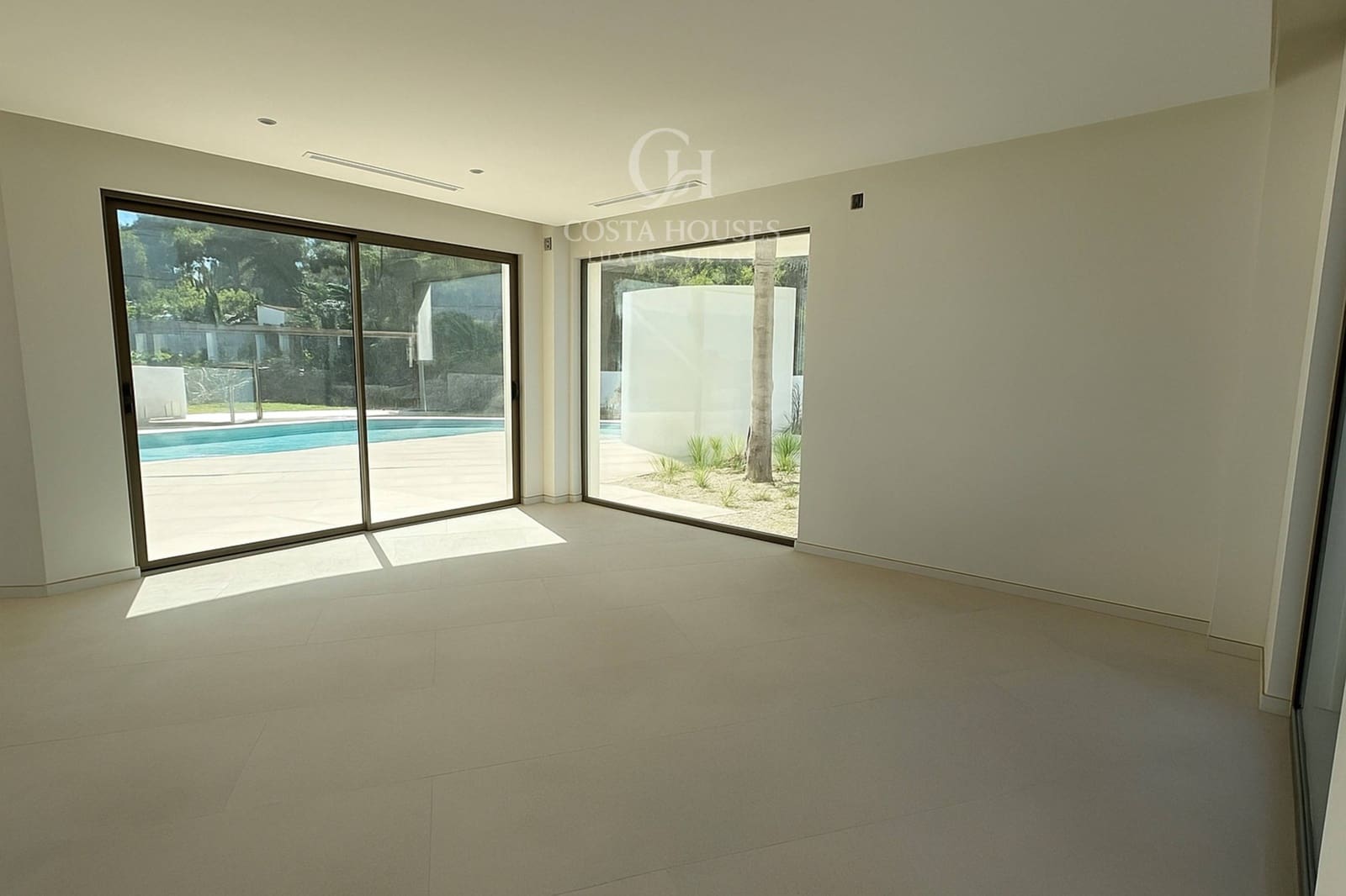 4 bedroom Villa for sale in Javea / Xabia with pool garage - € 1,600,000 (Ref: 8863906)