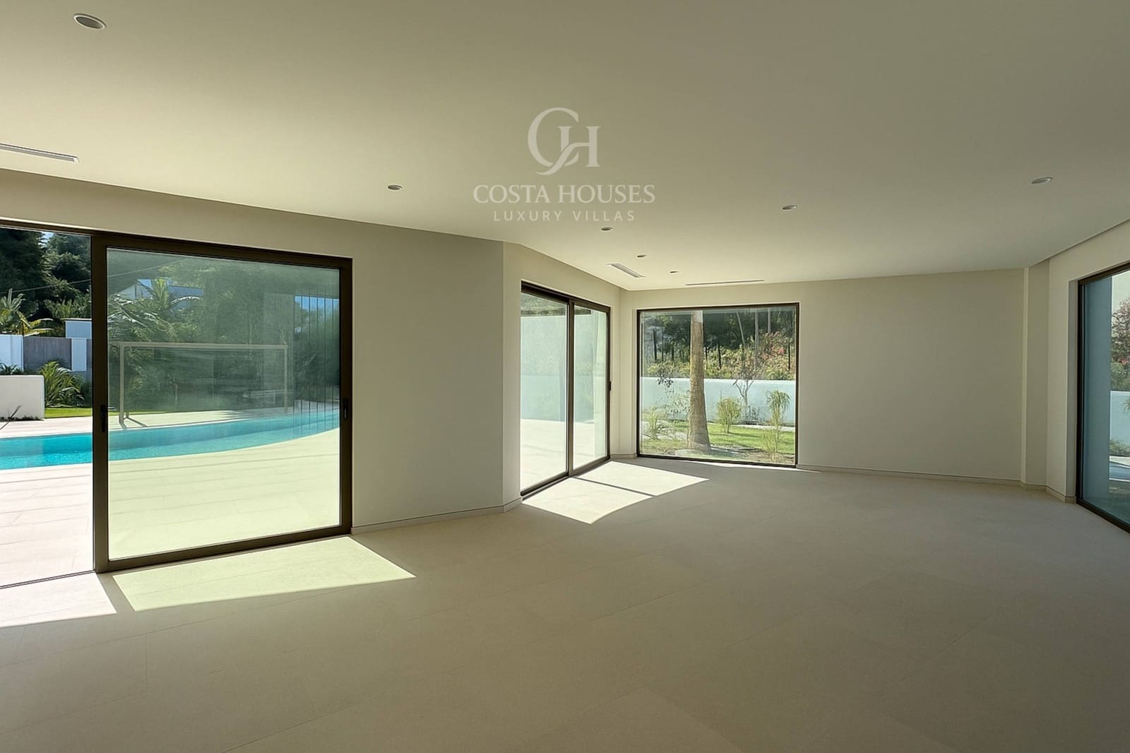 4 bedroom Villa for sale in Javea / Xabia with pool garage - € 1,600,000 (Ref: 8863906)