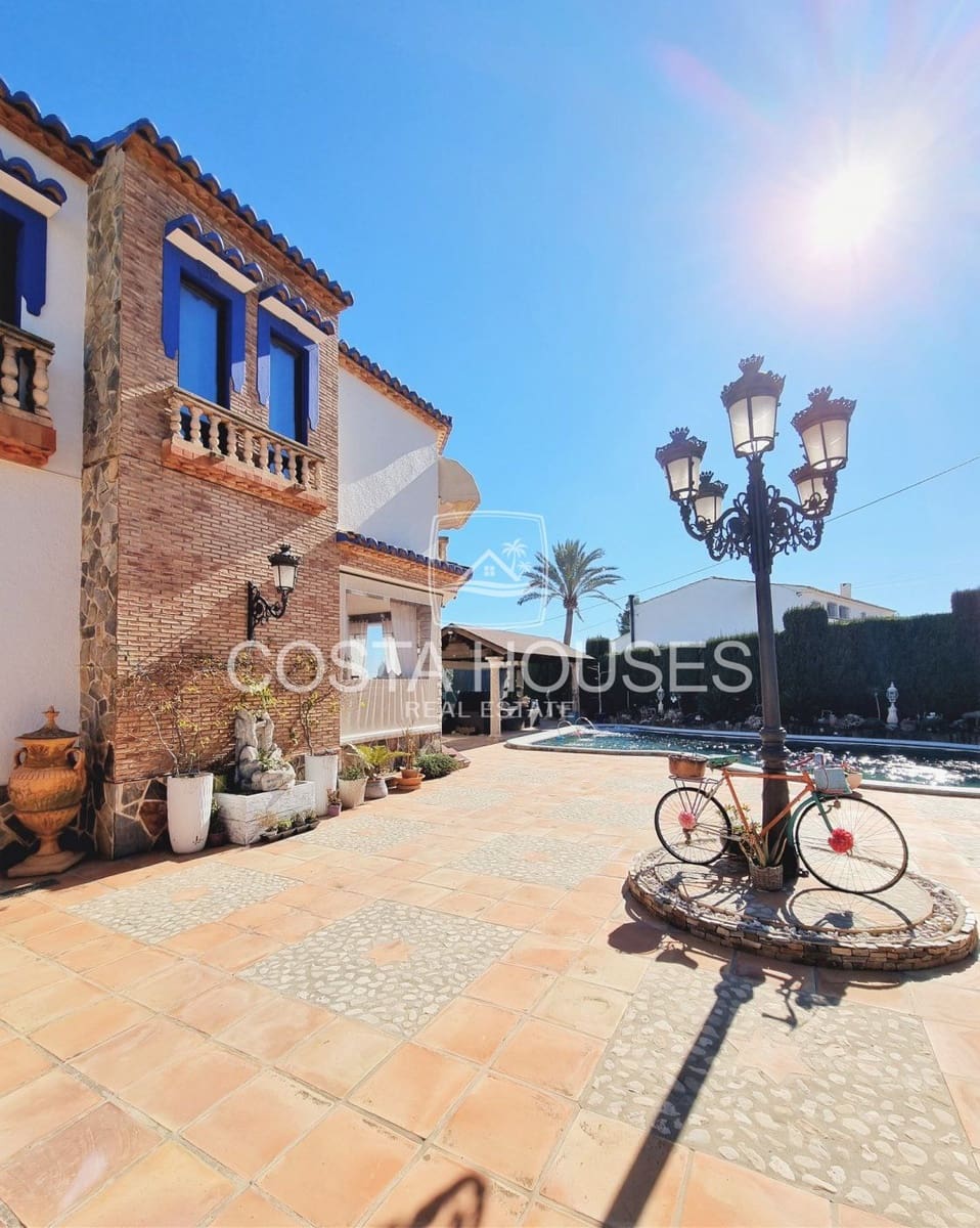 7 soveværelse Finca/Landehus til salg i Moraira med swimmingpool garage - € 1.500.000 (Ref: 8863919)