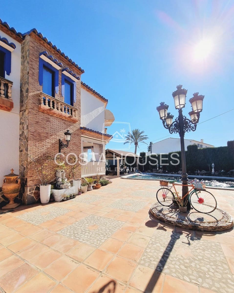 7 soveværelse Finca/Landehus til salg i Moraira med swimmingpool garage - € 1.500.000 (Ref: 8863919)