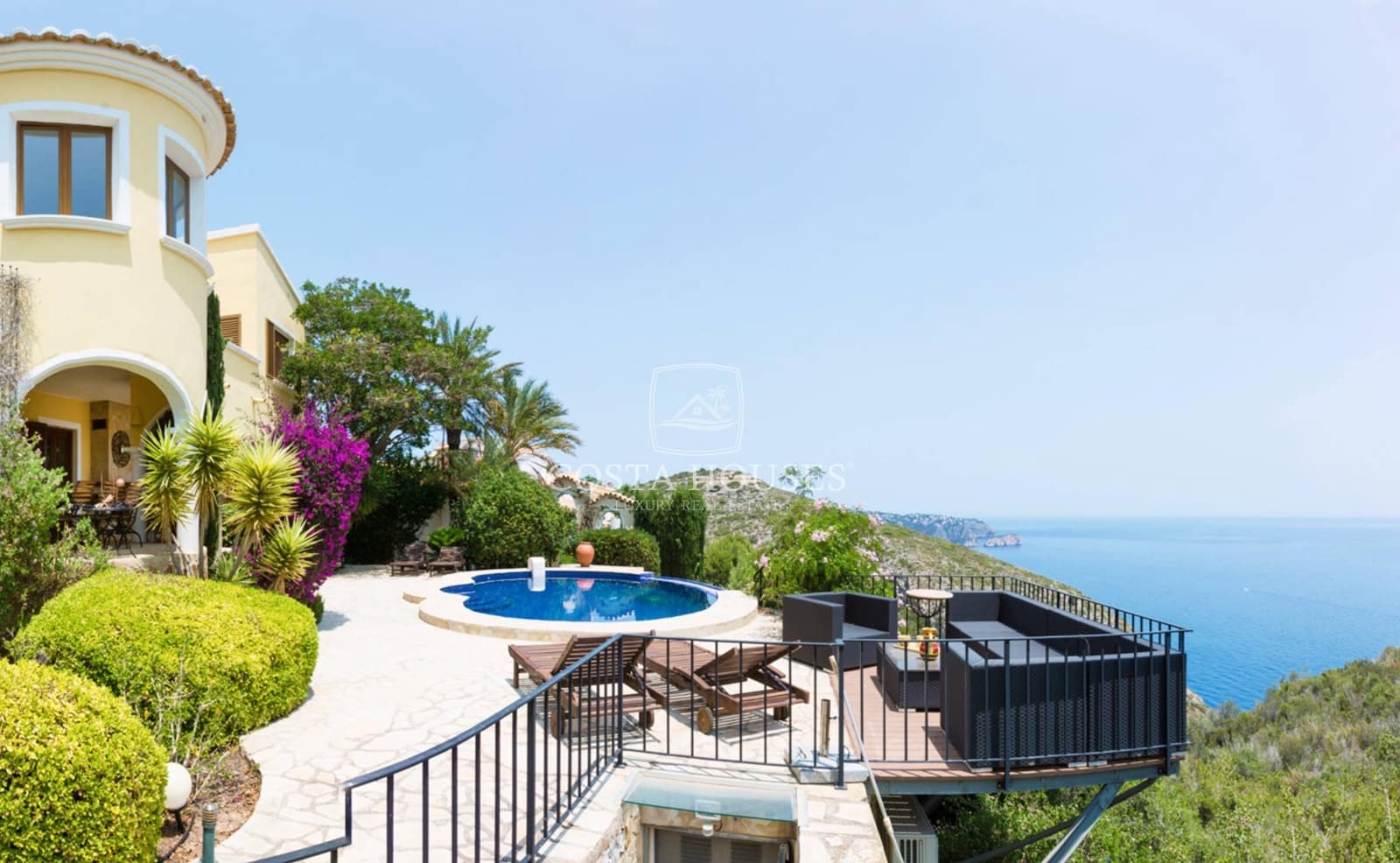 4 bedroom Villa for sale in Cumbre del Sol with pool garage - € 1,545,000 (Ref: 8863920)