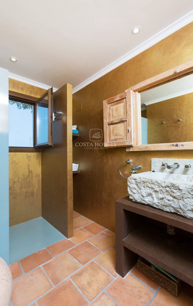 4 bedroom Villa for sale in Cumbre del Sol with pool garage - € 1,545,000 (Ref: 8863920)