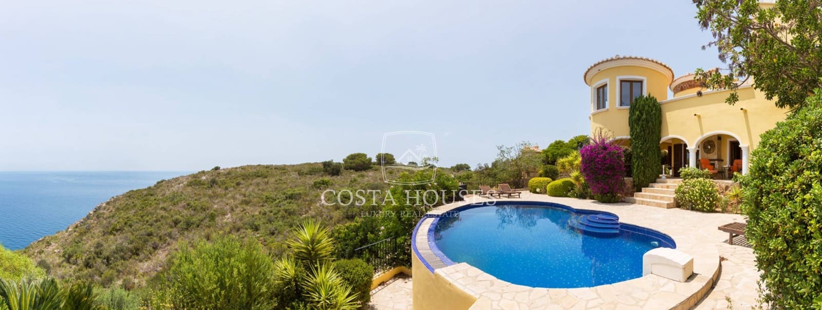 4 bedroom Villa for sale in Cumbre del Sol with pool garage - € 1,545,000 (Ref: 8863920)