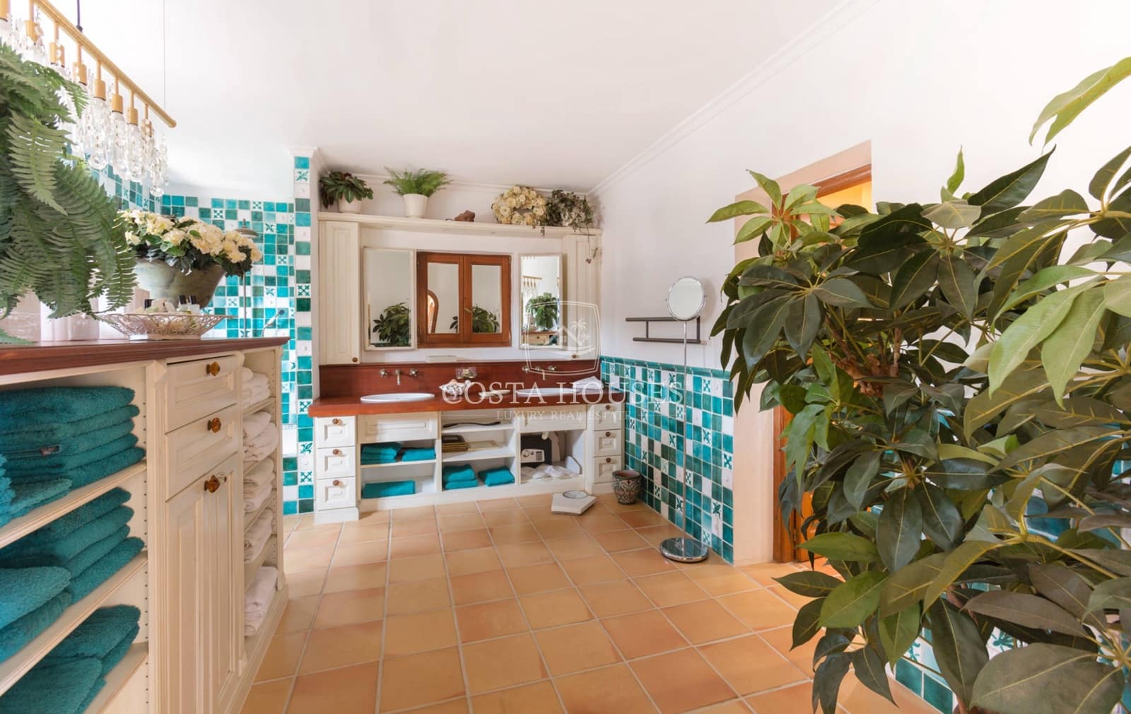 4 bedroom Villa for sale in Cumbre del Sol with pool garage - € 1,545,000 (Ref: 8863920)