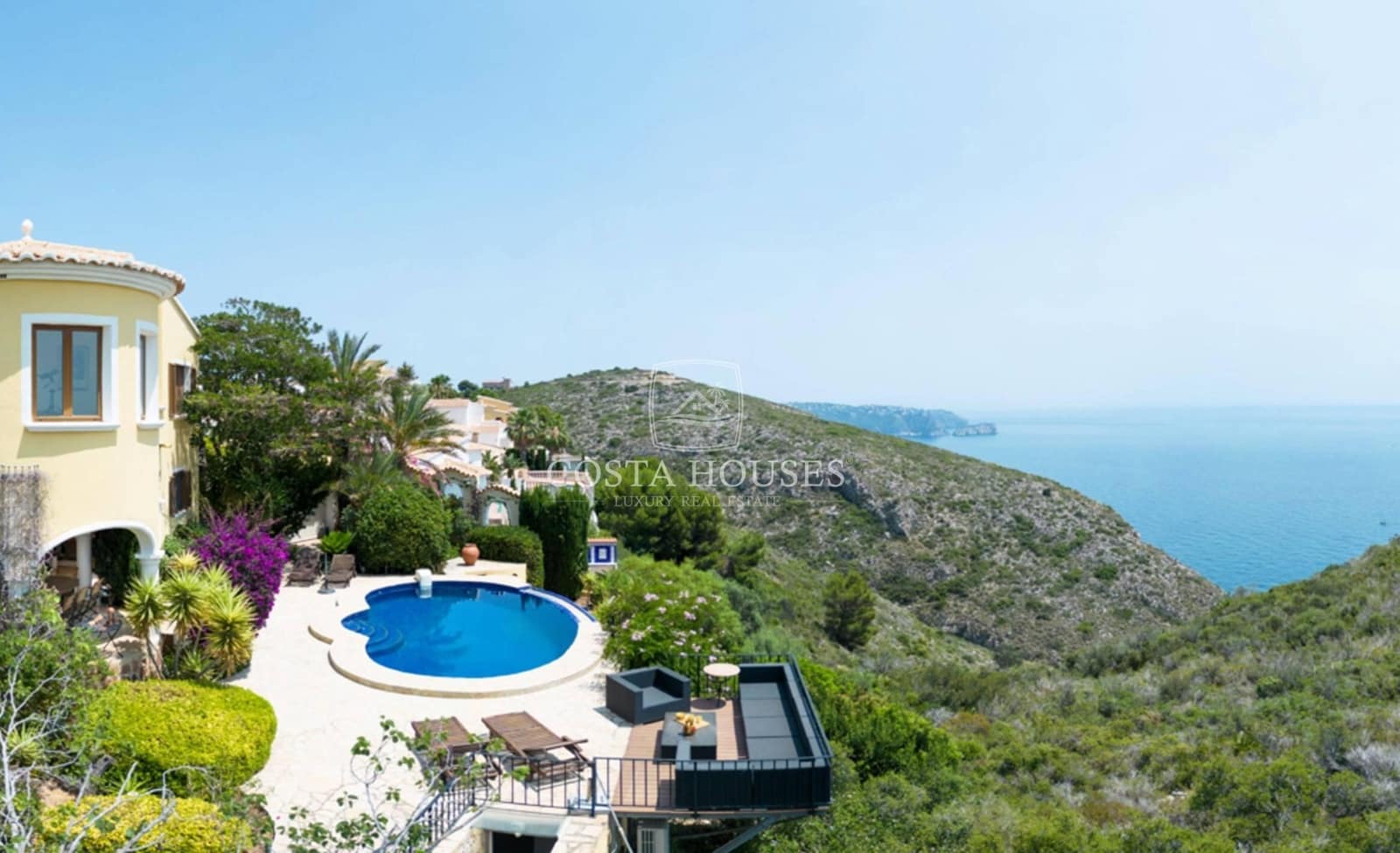 4 bedroom Villa for sale in Cumbre del Sol with pool garage - € 1,545,000 (Ref: 8863920)