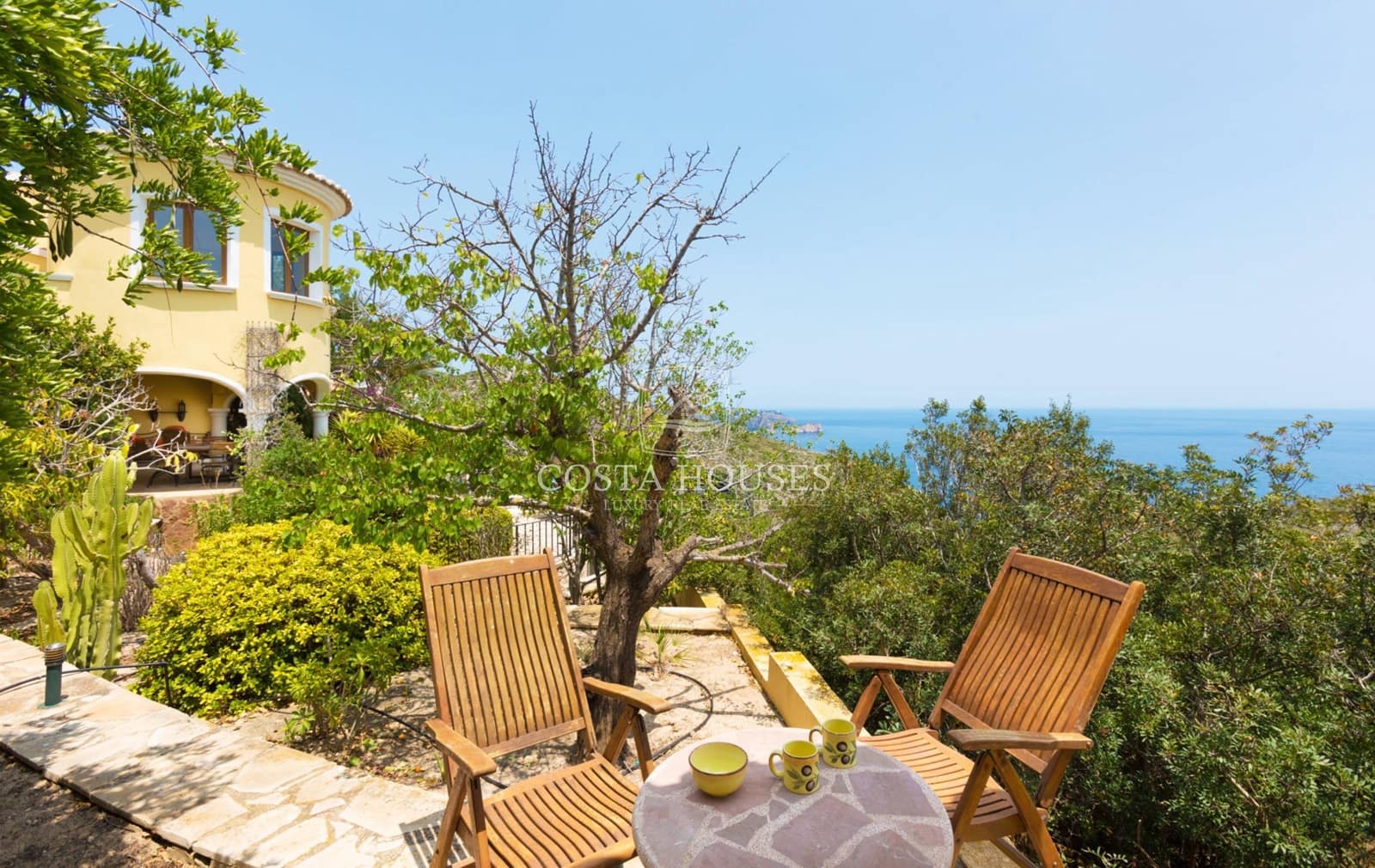 4 bedroom Villa for sale in Cumbre del Sol with pool garage - € 1,545,000 (Ref: 8863920)