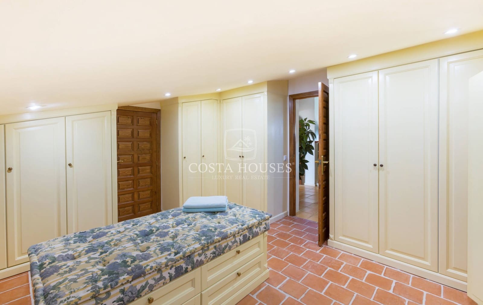 4 soveværelse Villa til salg i Cumbre del Sol med swimmingpool garage - € 1.545.000 (Ref: 8863920)