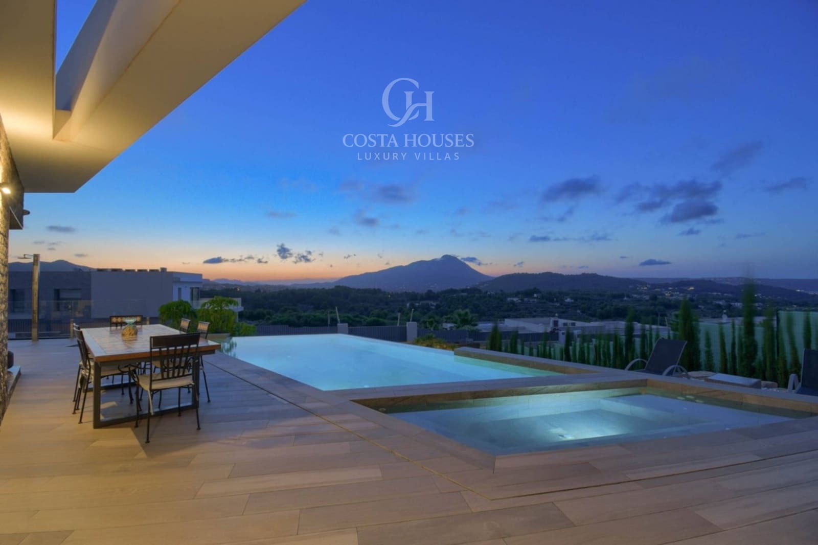 5 Zimmer Villa zu verkaufen in Javea / Xabia mit Pool Garage - 1.490.000 € (Ref: 8863925)