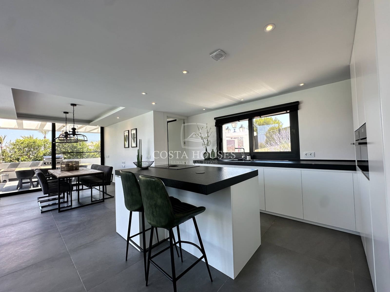 3 bedroom Villa for sale in Javea / Xabia with pool - € 1,495,000 (Ref: 8863929)