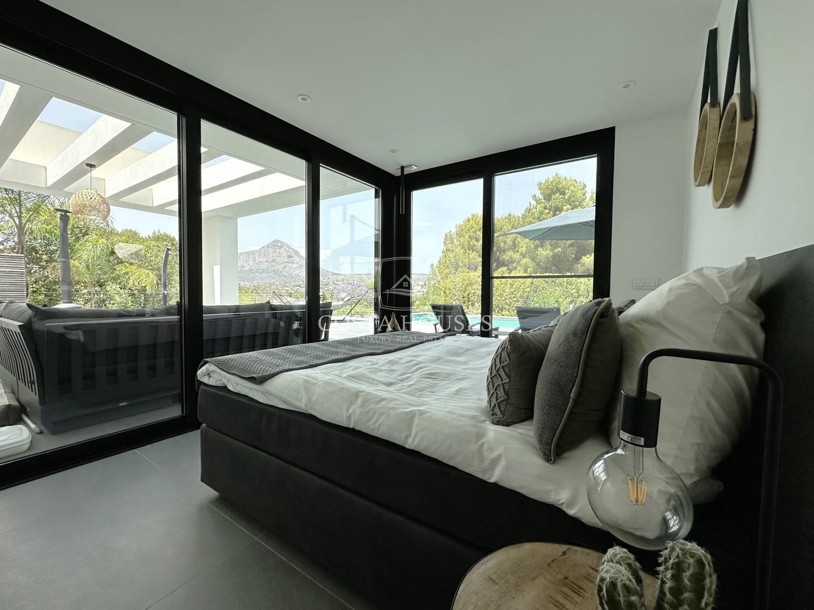 3 bedroom Villa for sale in Javea / Xabia with pool - € 1,495,000 (Ref: 8863929)