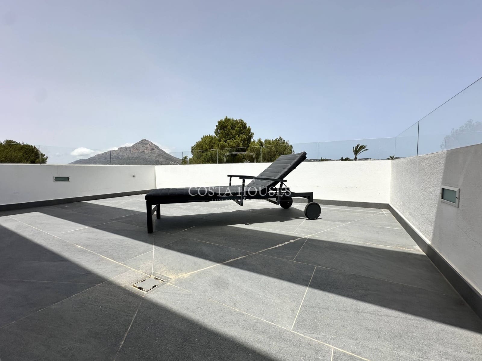 3 bedroom Villa for sale in Javea / Xabia with pool - € 1,495,000 (Ref: 8863929)