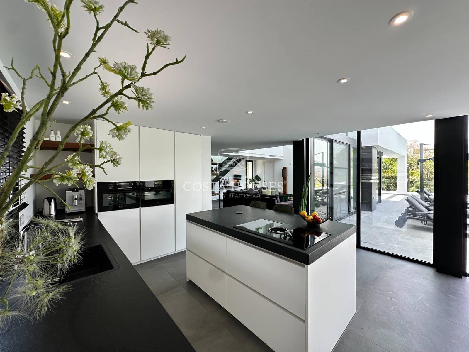 3 bedroom Villa for sale in Javea / Xabia with pool - € 1,495,000 (Ref: 8863929)