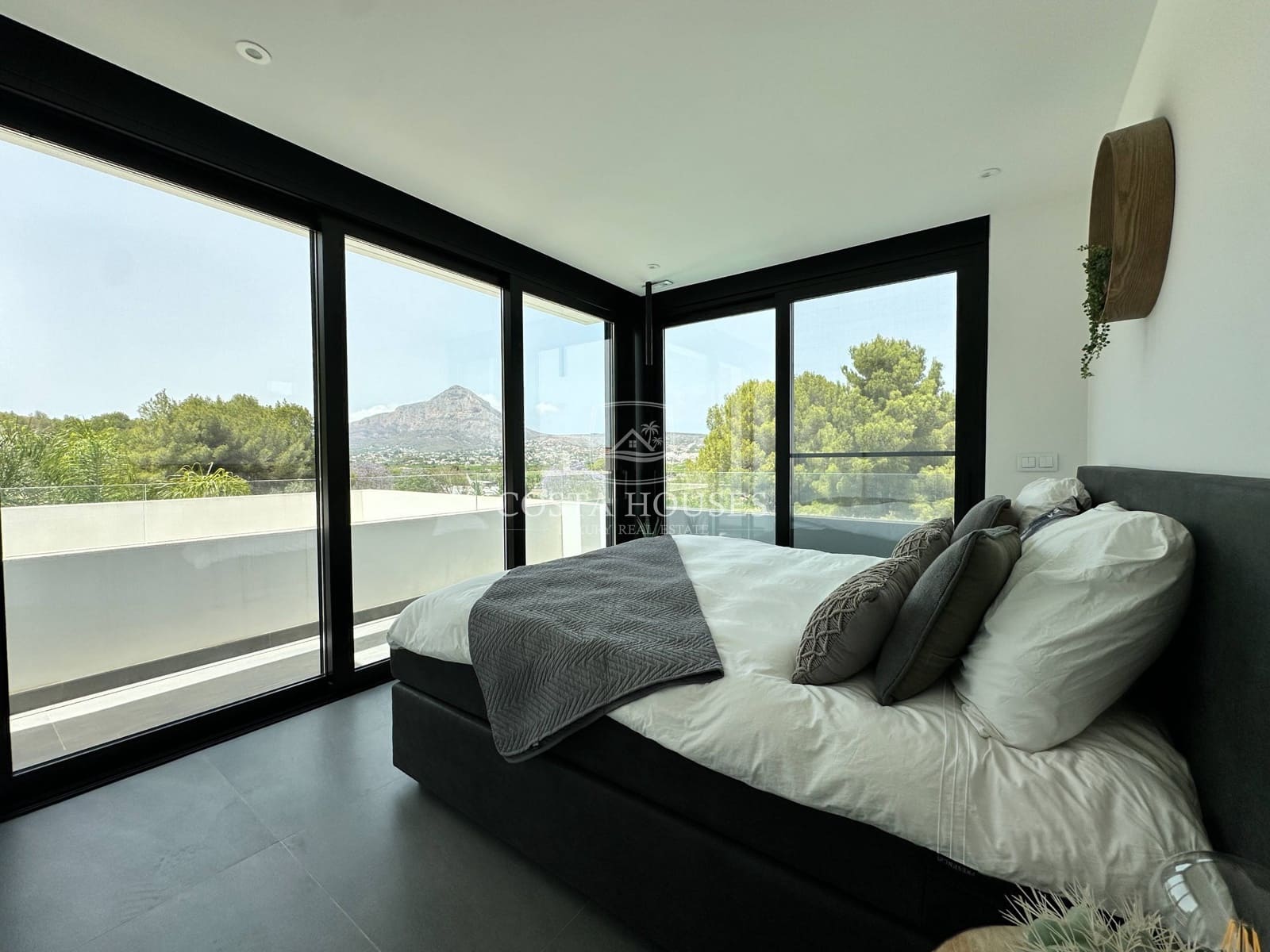 3 bedroom Villa for sale in Javea / Xabia with pool - € 1,495,000 (Ref: 8863929)