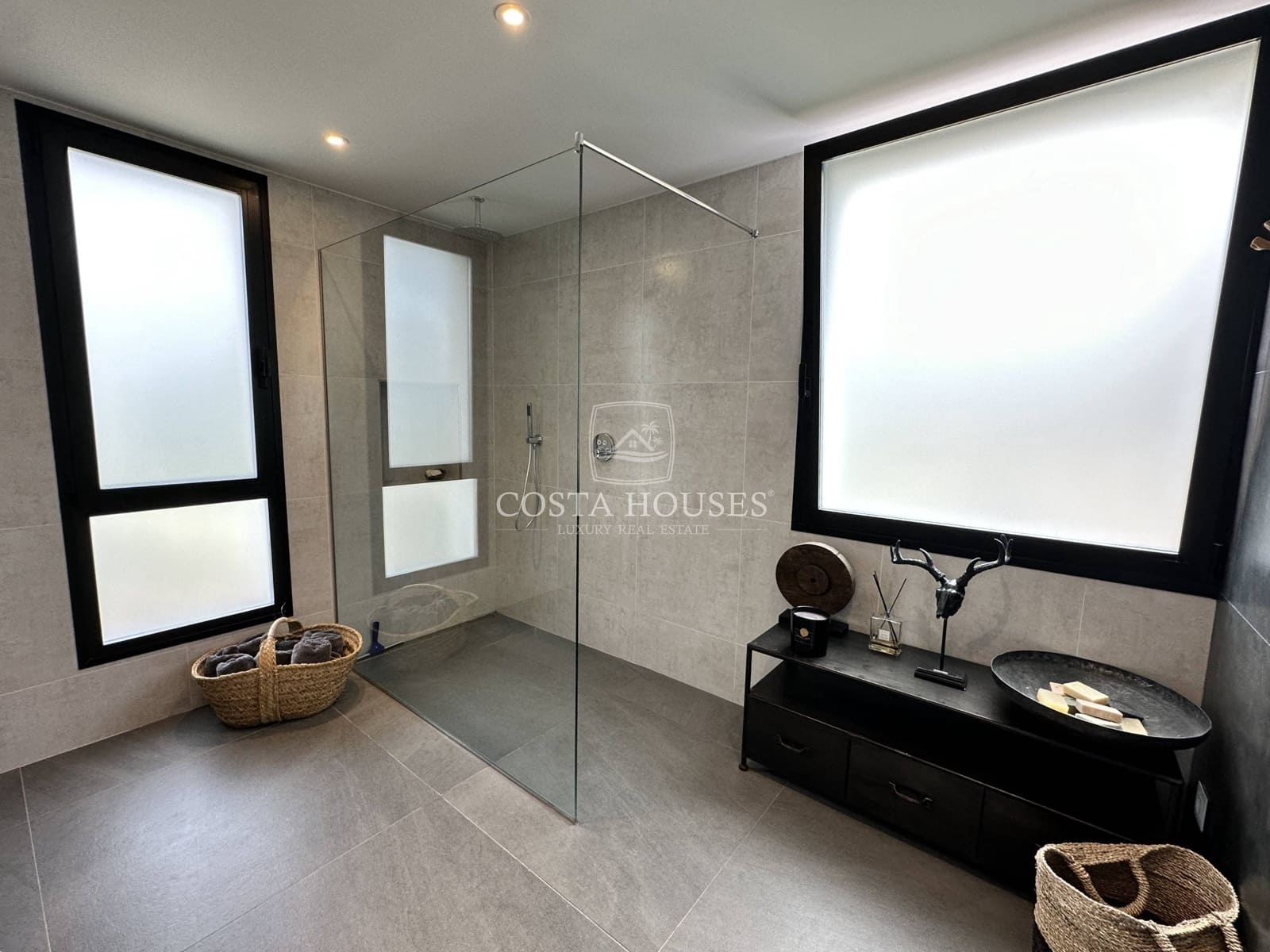 3 bedroom Villa for sale in Javea / Xabia with pool - € 1,495,000 (Ref: 8863929)