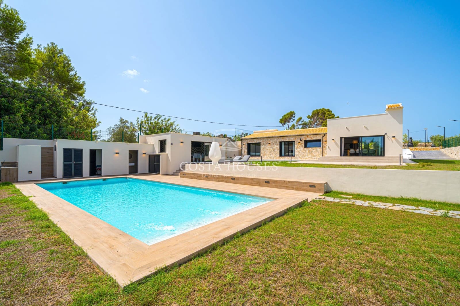 3 slaapkamer Finca/Landhuis te koop in Denia met zwembad - € 1.595.000 (Ref: 8863932)