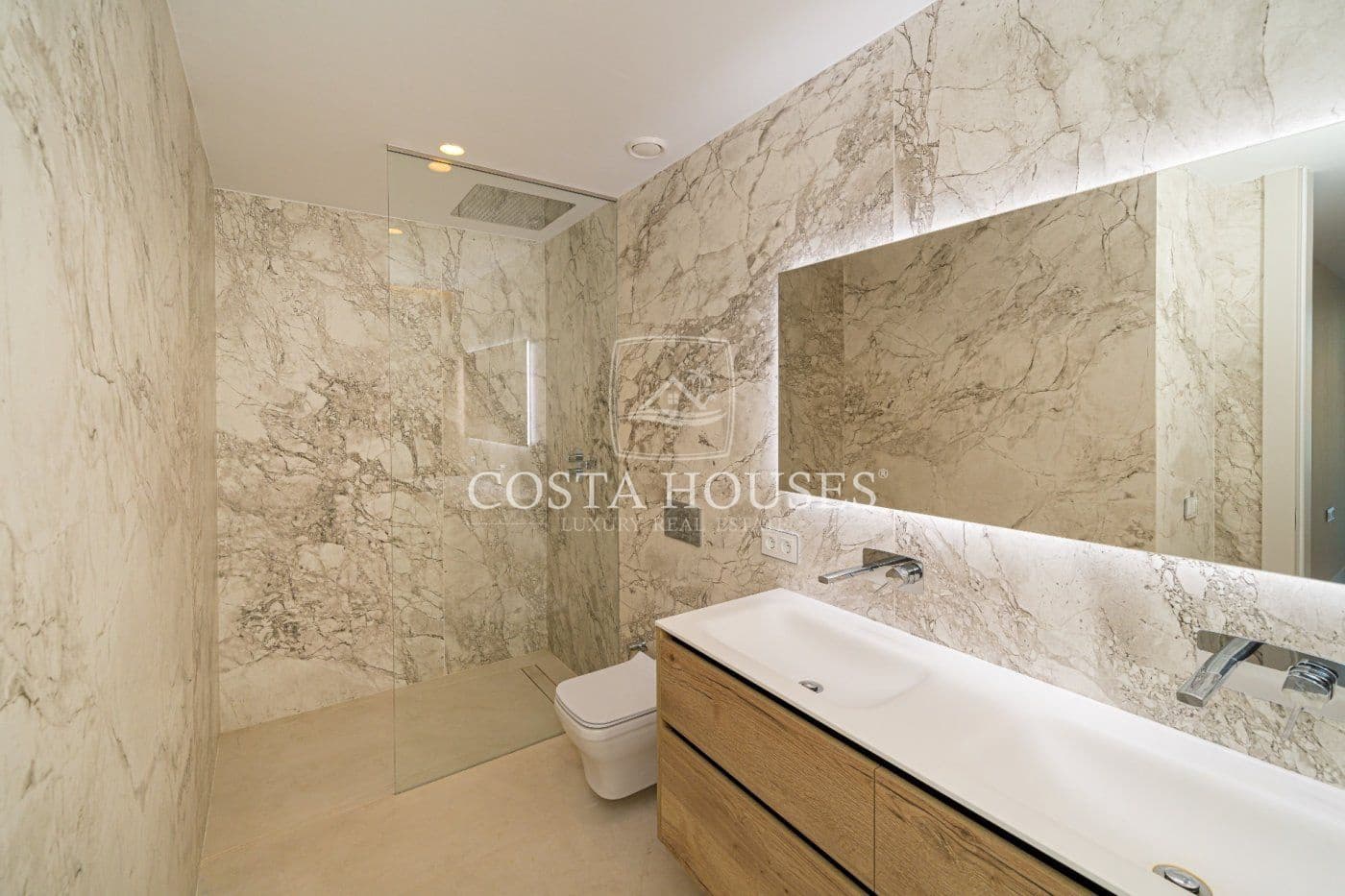 4 chambre Appartement à vendre à Benidorm avec piscine garage - 1 650 000 € (Ref: 8863936)