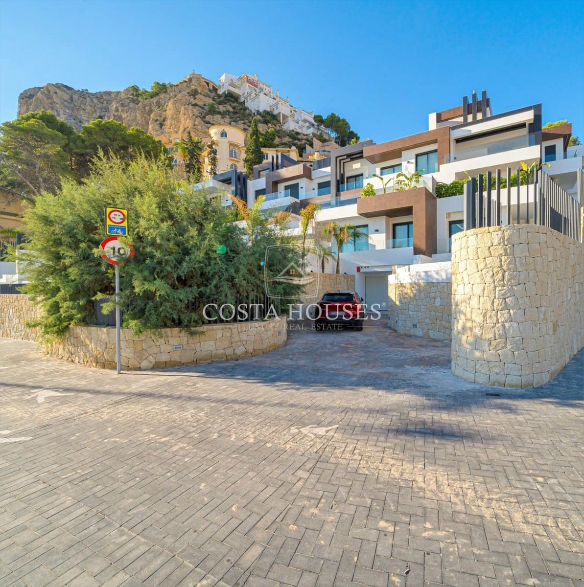 4 chambre Appartement à vendre à Benidorm avec piscine garage - 1 650 000 € (Ref: 8863936)