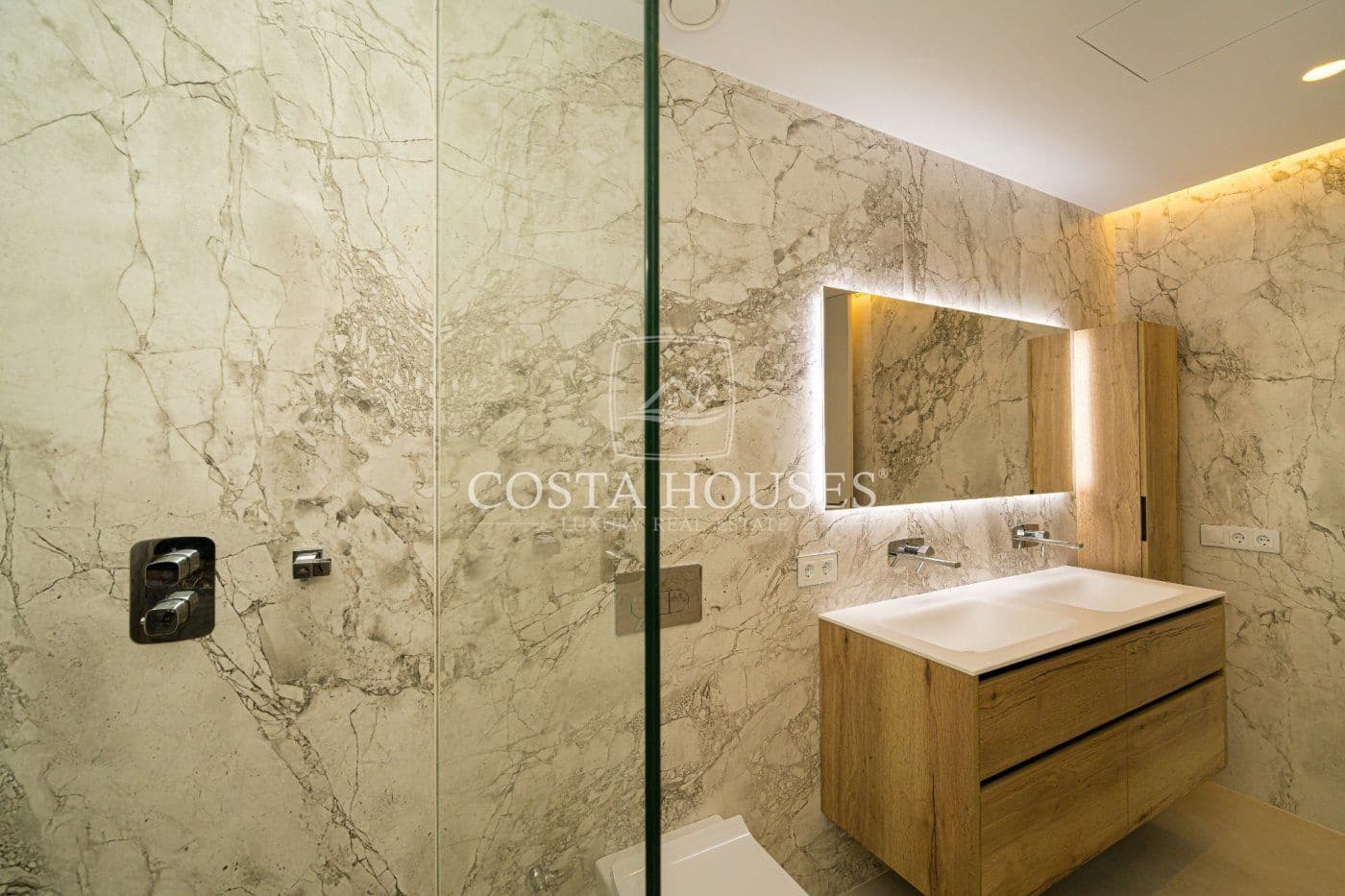 3 slaapkamer Penthouse te koop in Benidorm met zwembad garage - € 1.650.000 (Ref: 8863937)