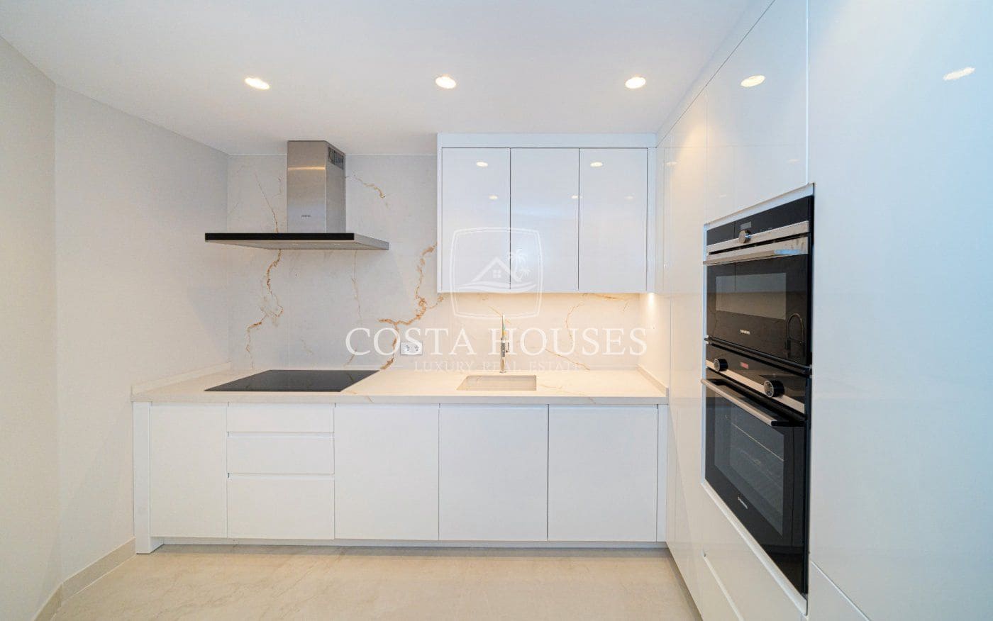 3 slaapkamer Penthouse te koop in Benidorm met zwembad garage - € 1.650.000 (Ref: 8863937)