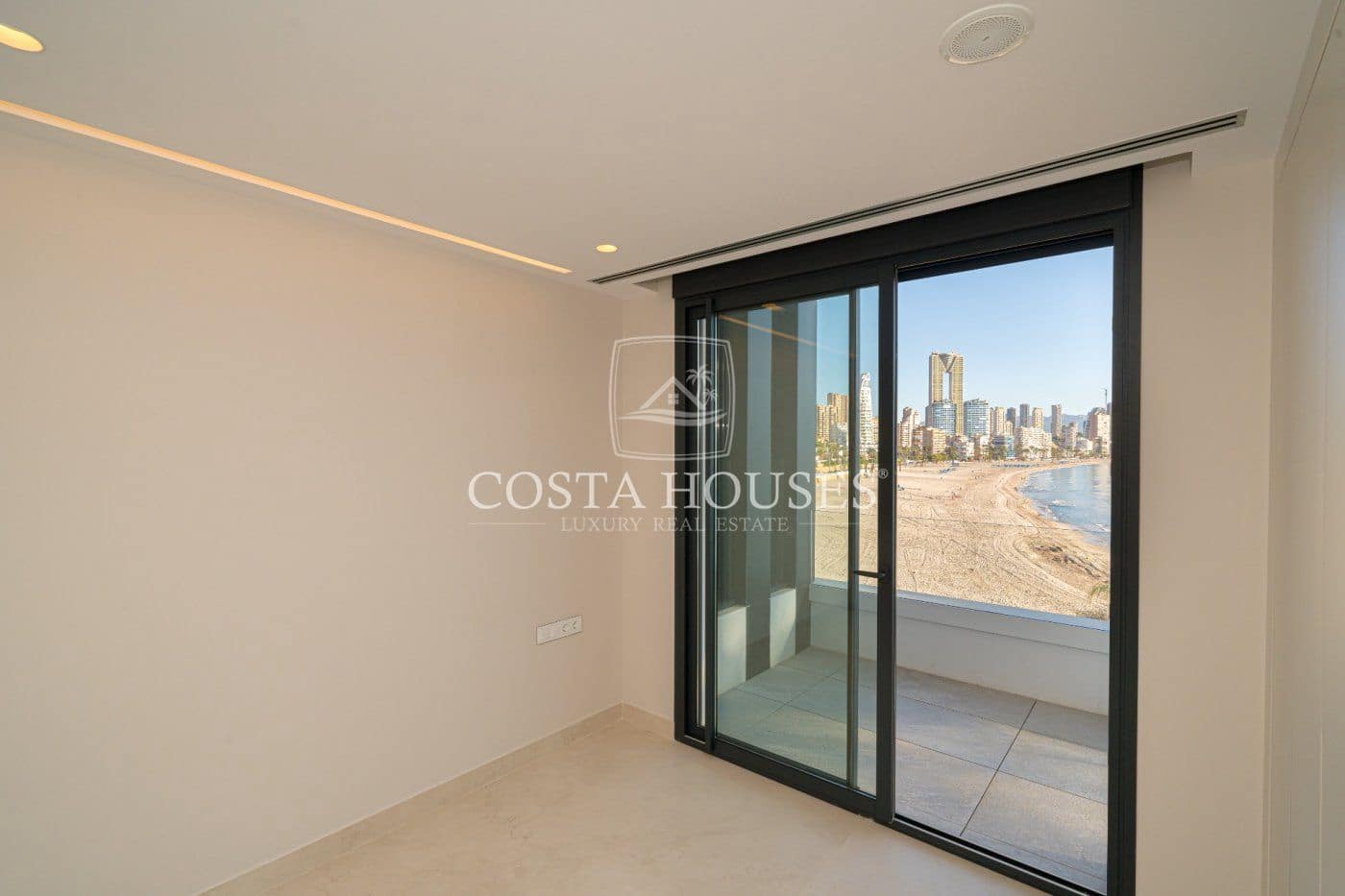 3 slaapkamer Penthouse te koop in Benidorm met zwembad garage - € 1.650.000 (Ref: 8863937)