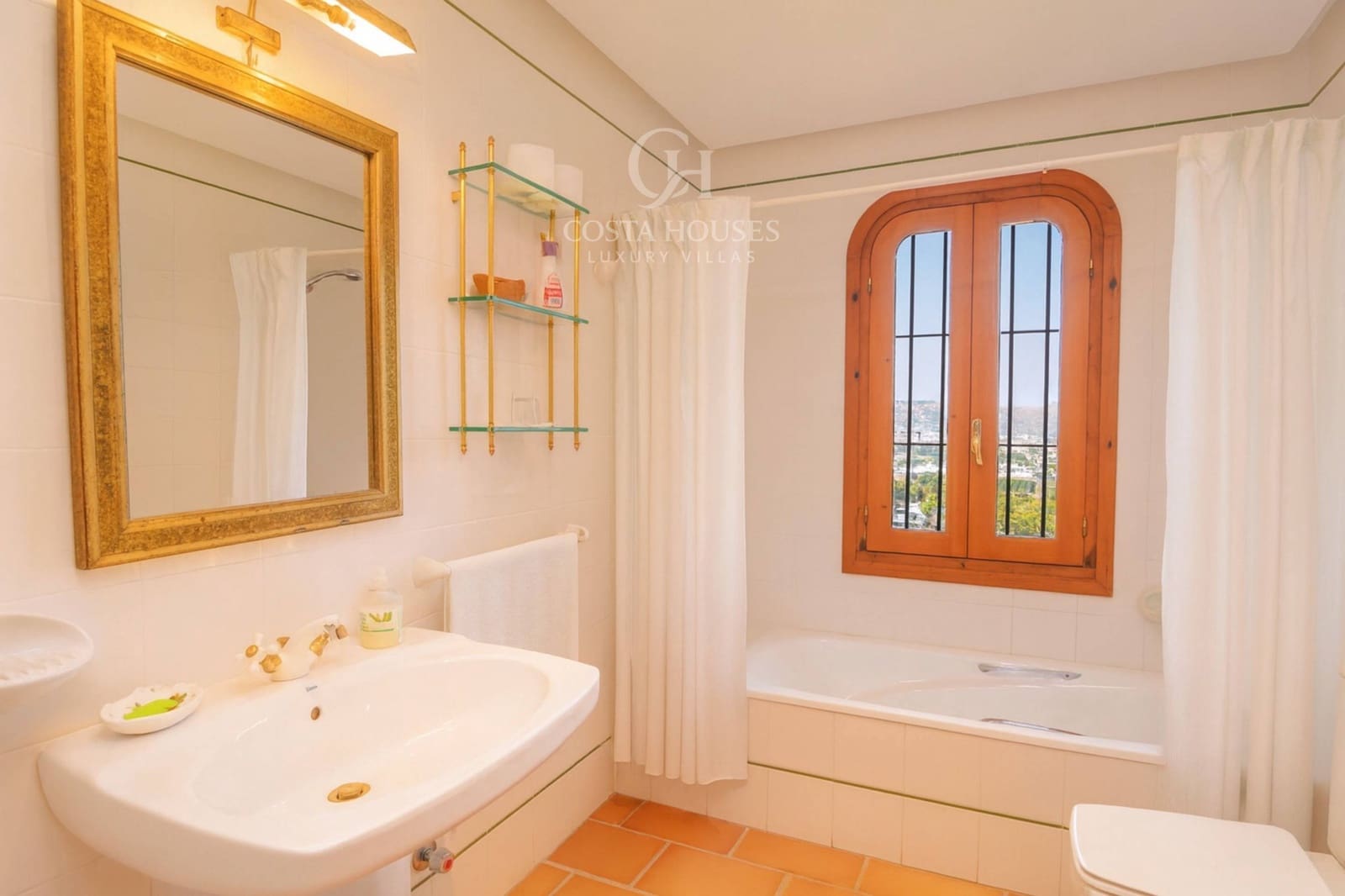 5 soveværelse Finca/Landehus til salg i Adsubia med swimmingpool garage - € 1.900.000 (Ref: 8863941)