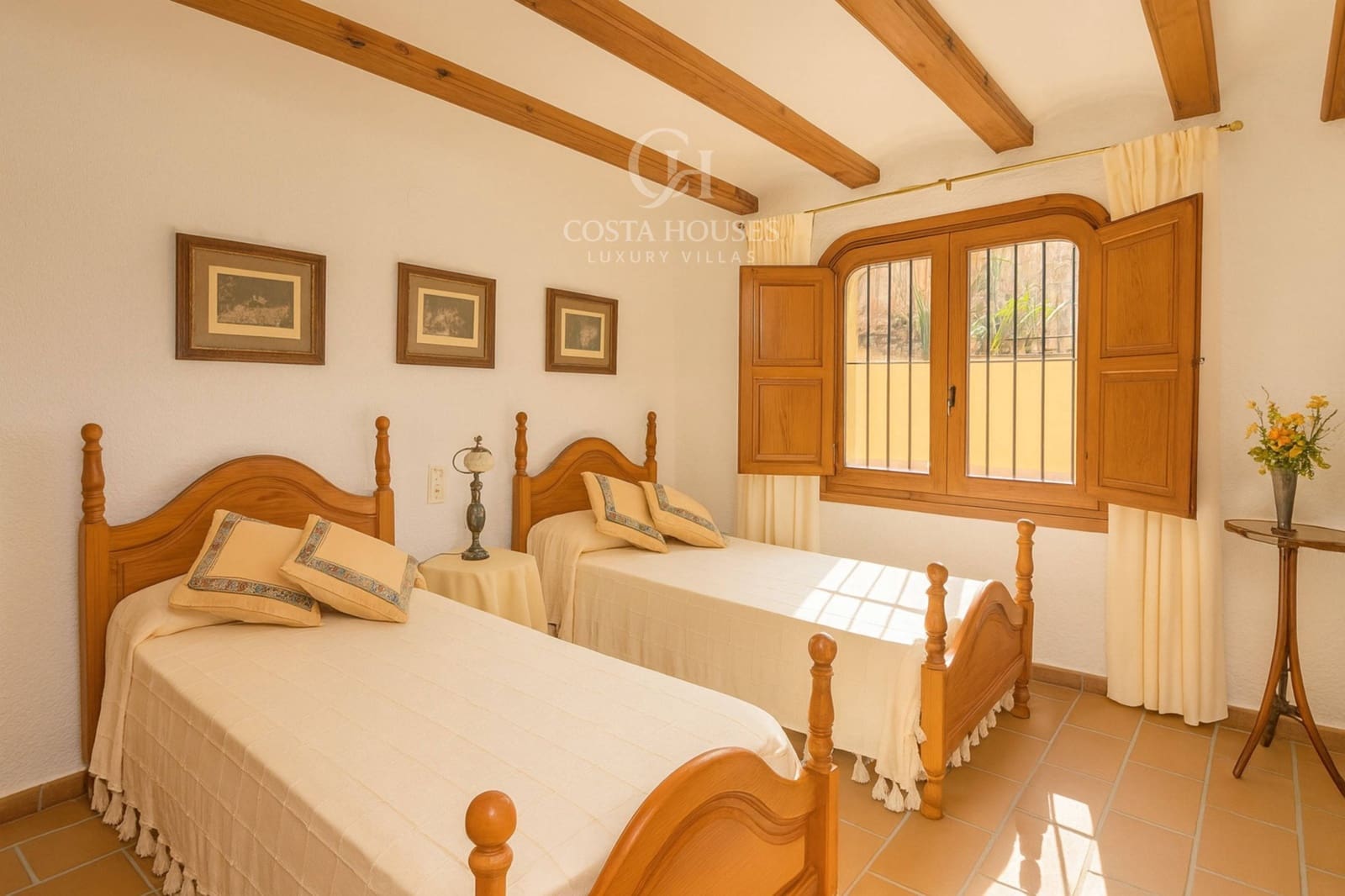 5 soveværelse Finca/Landehus til salg i Adsubia med swimmingpool garage - € 1.900.000 (Ref: 8863941)