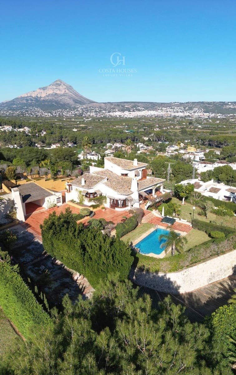 5 soveværelse Finca/Landehus til salg i Adsubia med swimmingpool garage - € 1.900.000 (Ref: 8863941)