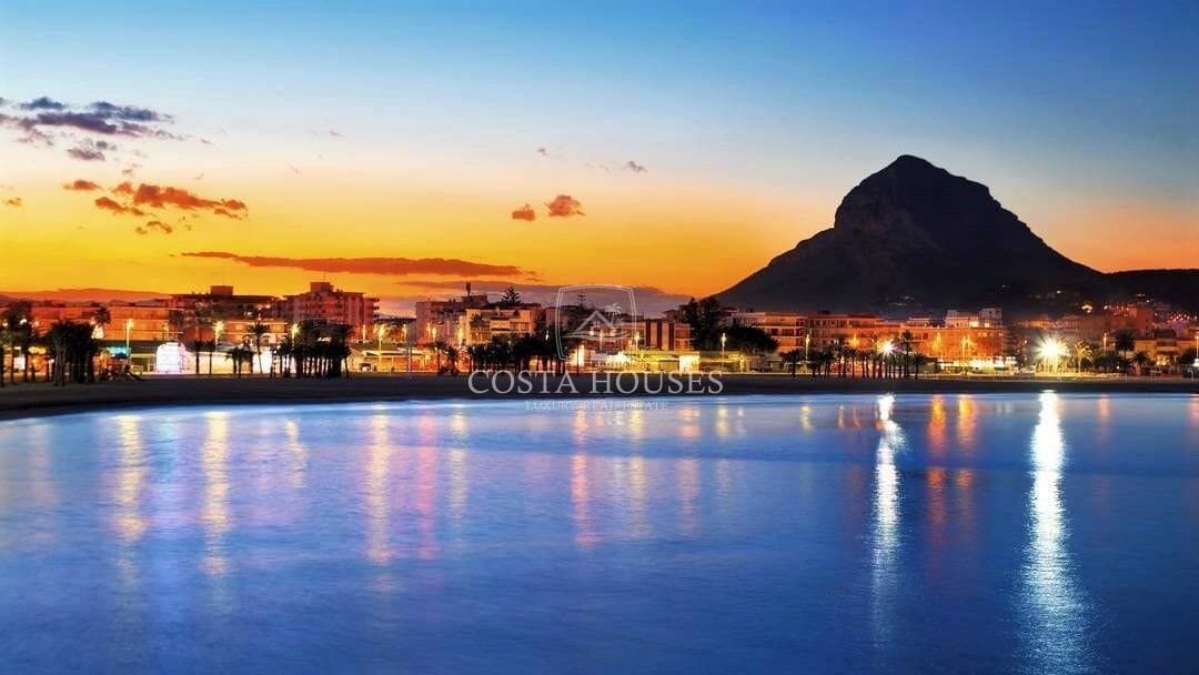 4 soverom Villa til salgs i Adsubia med svømmebasseng - € 1 680 000 (Ref: 8863944)