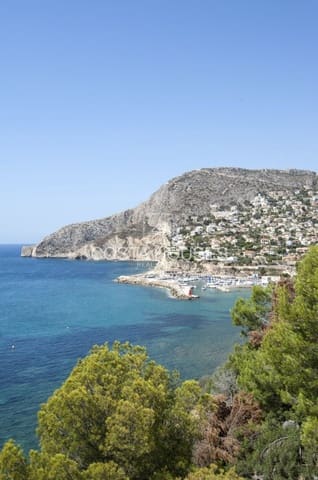 4 bedroom Villa for sale in Calpe / Calp with pool garage - € 1,699,000 (Ref: 8863949)