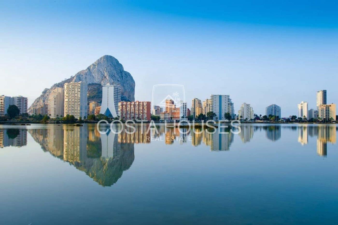 4 bedroom Villa for sale in Calpe / Calp with pool garage - € 1,699,000 (Ref: 8863949)