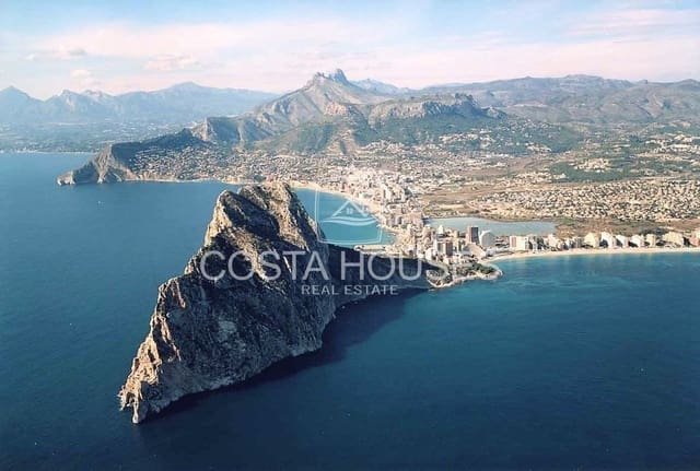 4 bedroom Villa for sale in Calpe / Calp with pool garage - € 1,699,000 (Ref: 8863949)