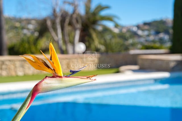 4 soverom Villa til salgs i Moraira, Teulada-Moraira med svømmebasseng garasje - € 1 700 000 (Ref: 8863952)