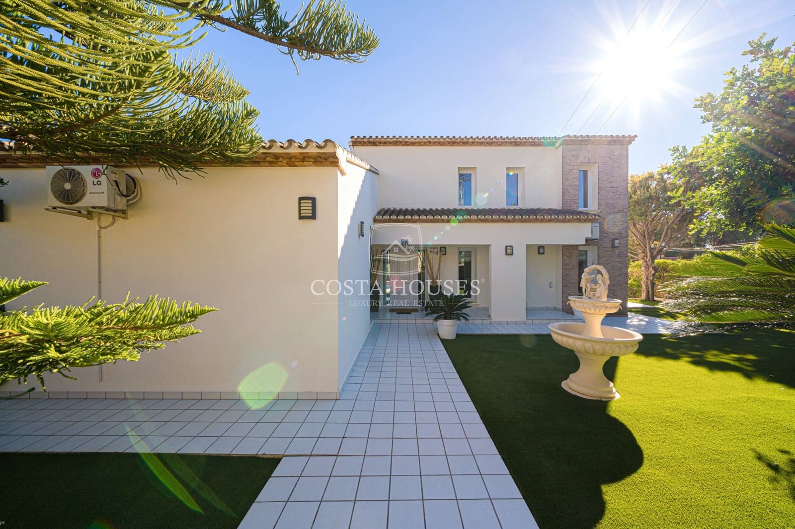 4 soverom Villa til salgs i Moraira med svømmebasseng garasje - € 1 700 000 (Ref: 8863952)
