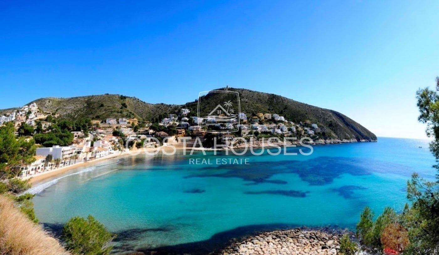 4 bedroom Villa for sale in Moraira with pool garage - € 1,750,000 (Ref: 8863954)