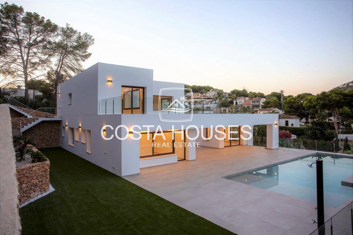 5 bedroom Villa for sale in Moraira with pool garage - € 1,750,000 (Ref: 8863955)