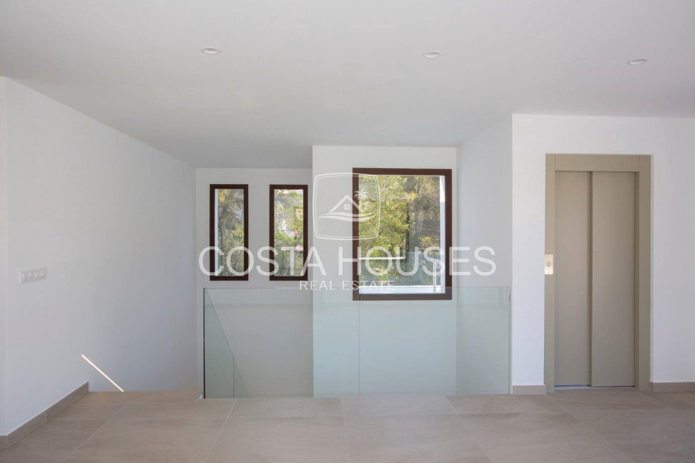 5 bedroom Villa for sale in Moraira with pool garage - € 1,750,000 (Ref: 8863955)