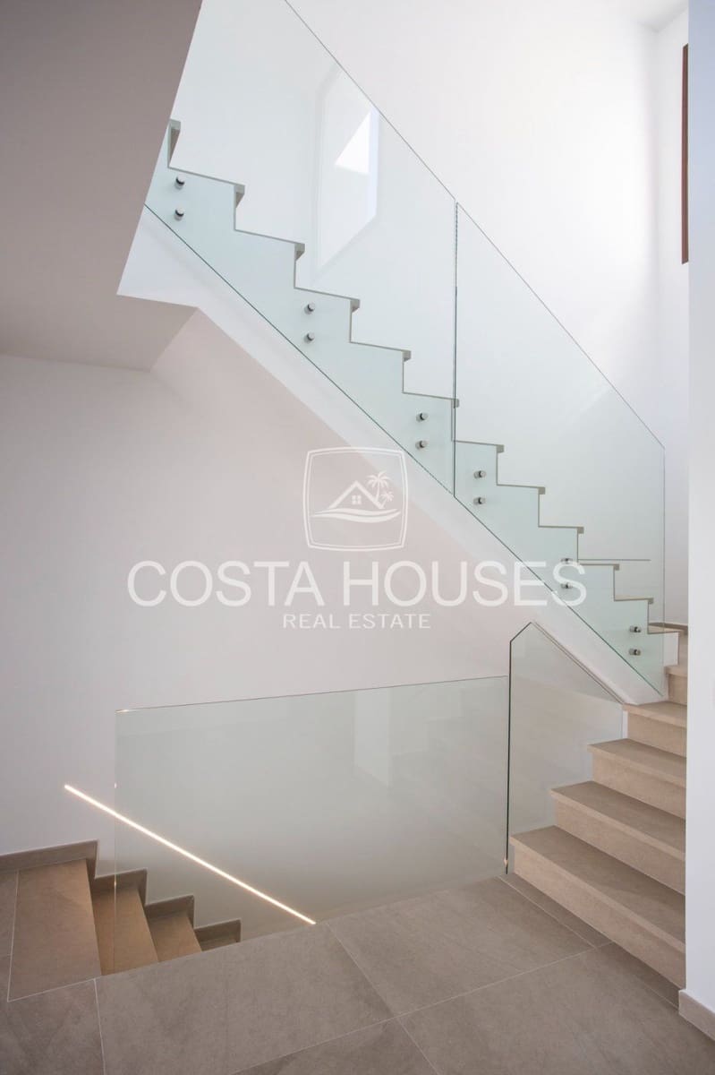 5 bedroom Villa for sale in Moraira with pool garage - € 1,750,000 (Ref: 8863955)