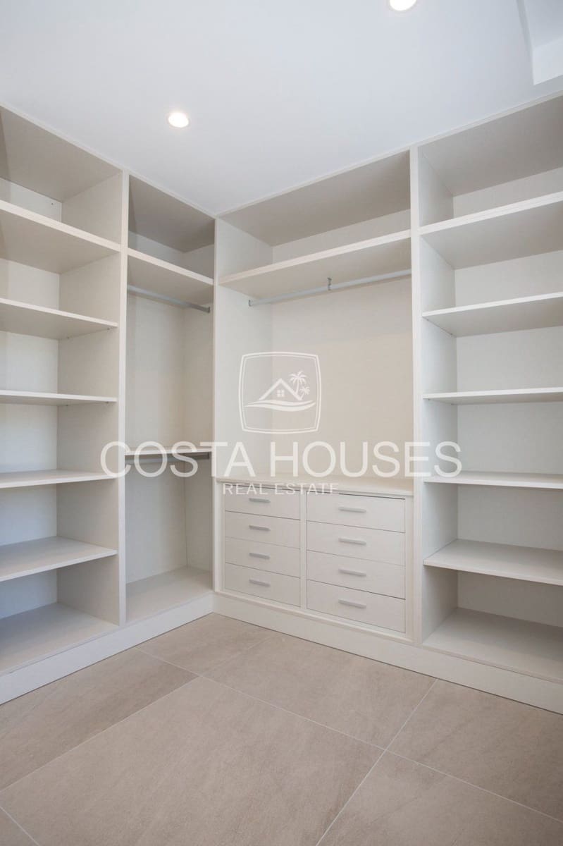 5 bedroom Villa for sale in Moraira with pool garage - € 1,750,000 (Ref: 8863955)