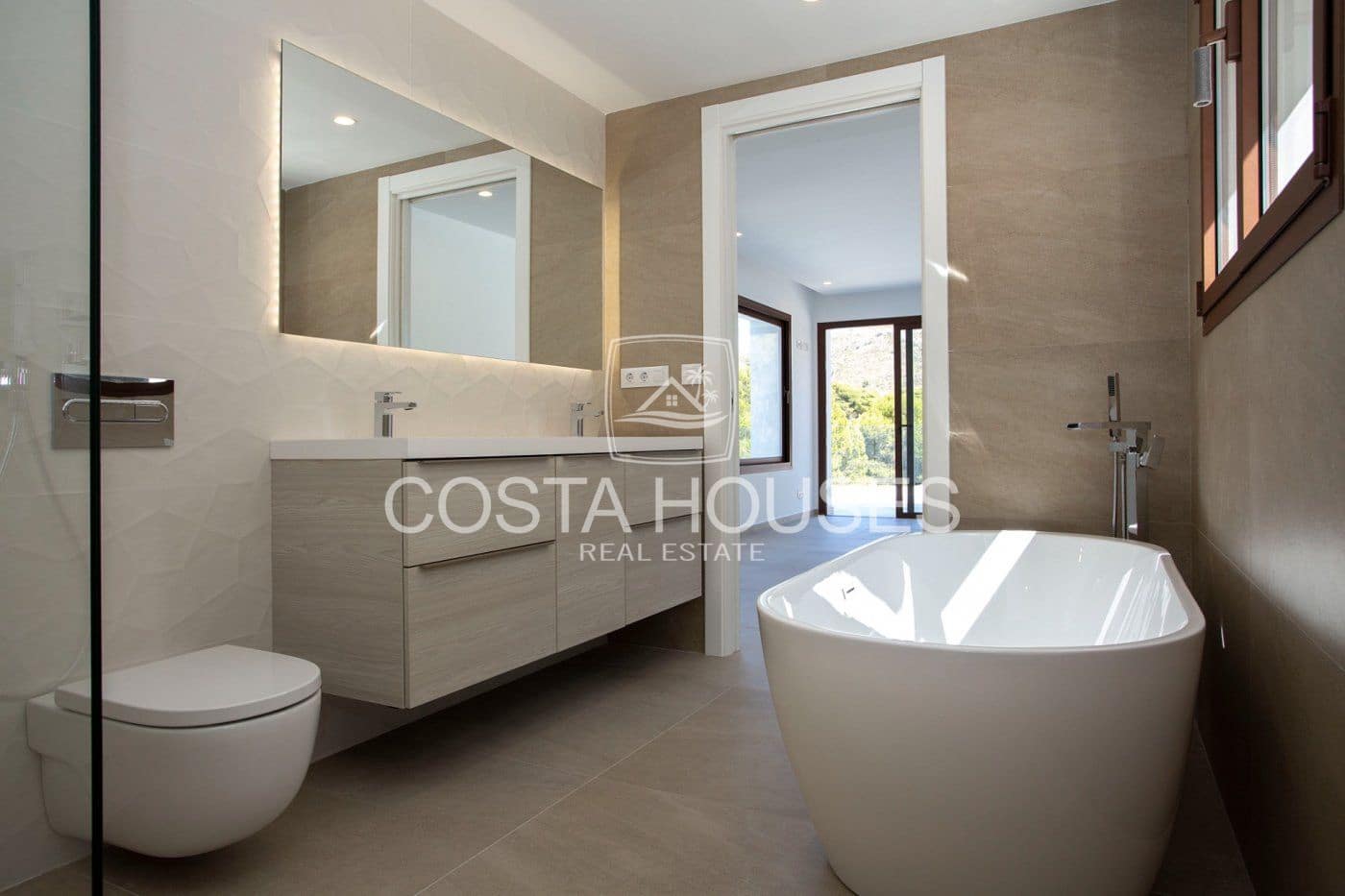 5 bedroom Villa for sale in Moraira with pool garage - € 1,750,000 (Ref: 8863955)