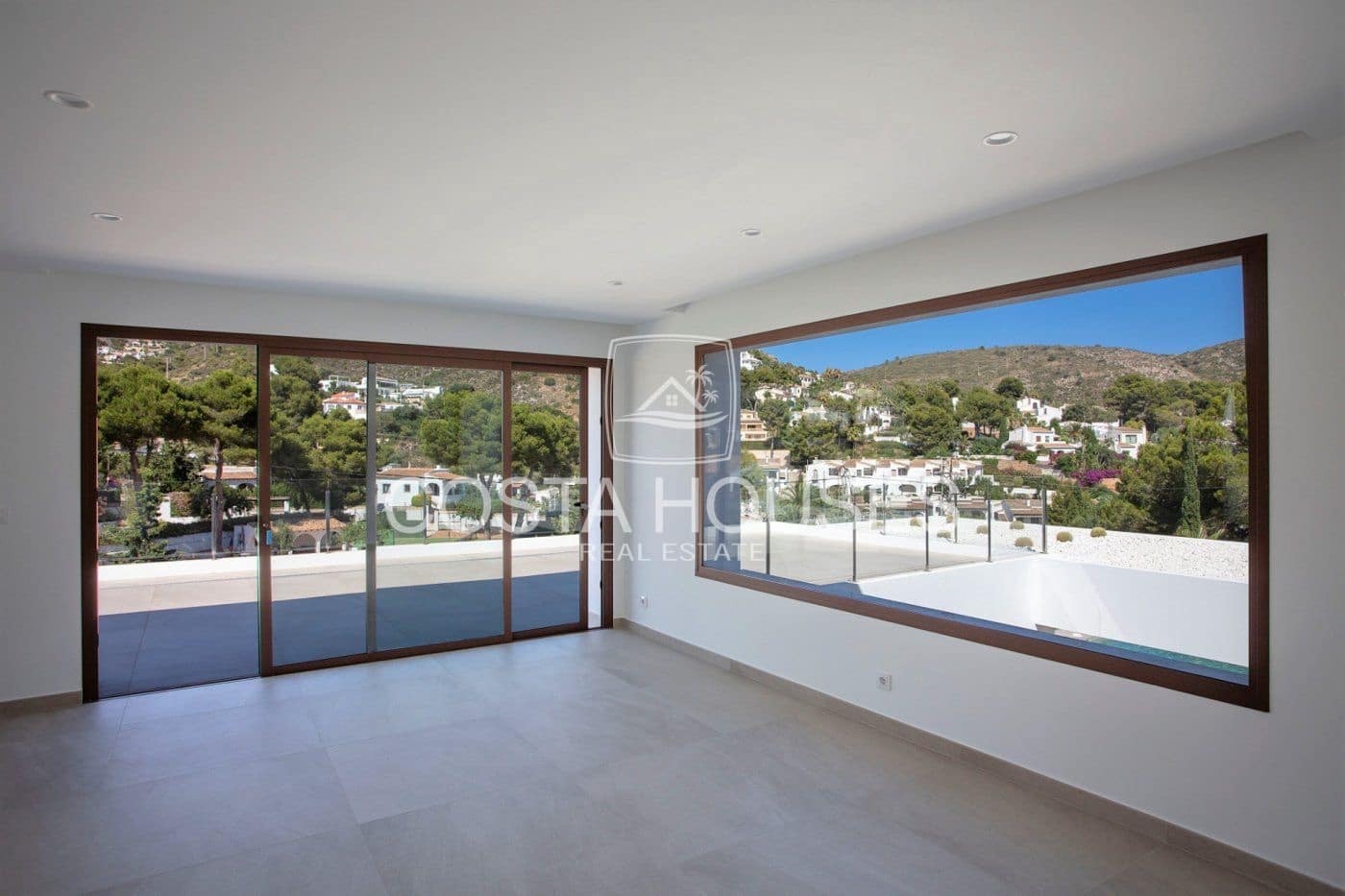 5 bedroom Villa for sale in Moraira with pool garage - € 1,750,000 (Ref: 8863955)