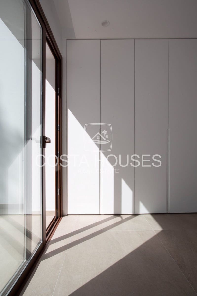 5 bedroom Villa for sale in Moraira with pool garage - € 1,750,000 (Ref: 8863955)