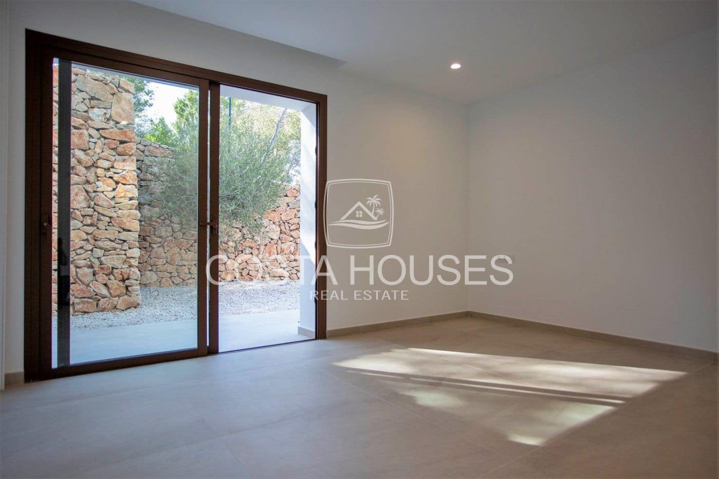 5 bedroom Villa for sale in Moraira with pool garage - € 1,750,000 (Ref: 8863955)