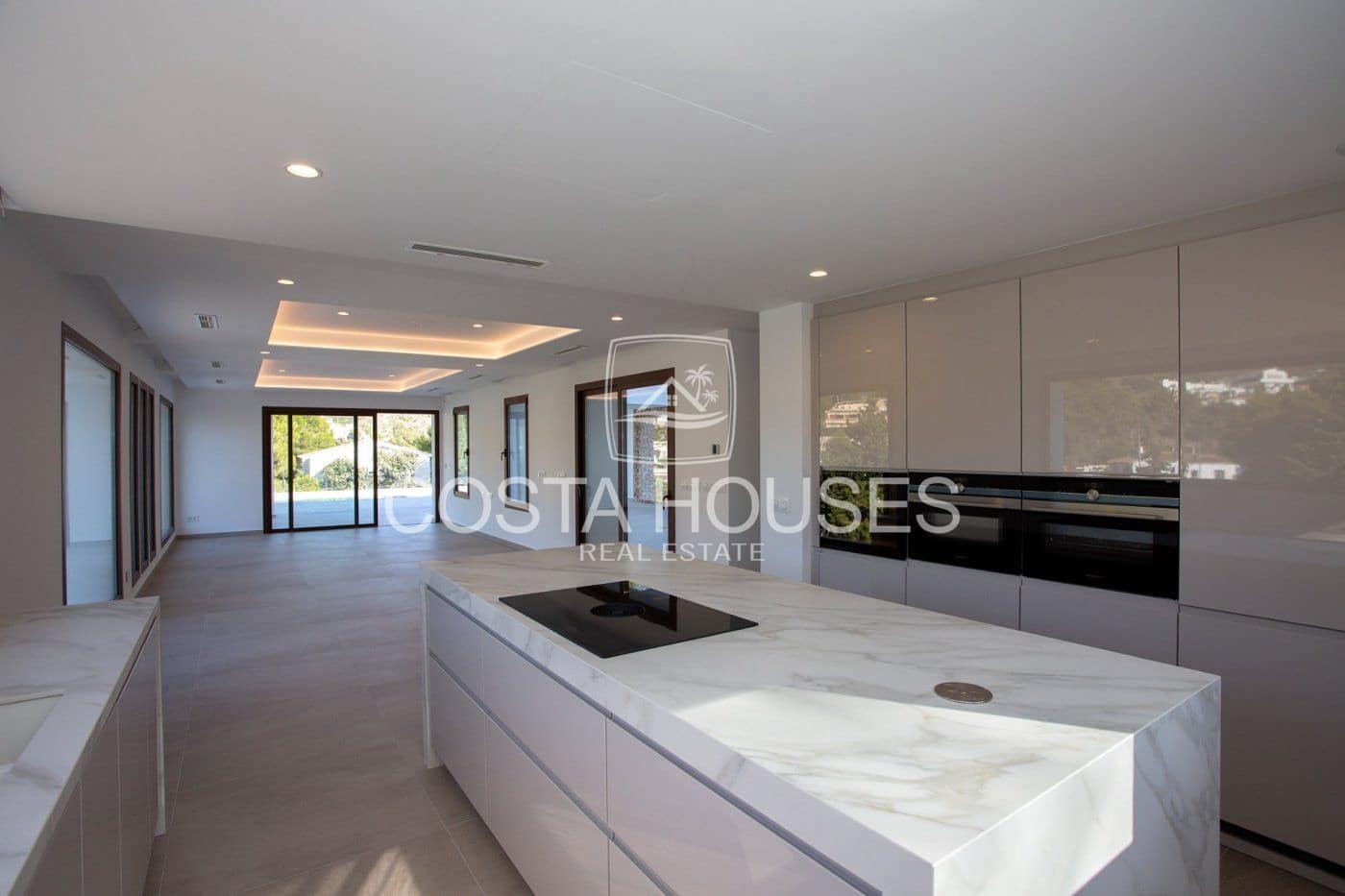 5 bedroom Villa for sale in Moraira with pool garage - € 1,750,000 (Ref: 8863955)