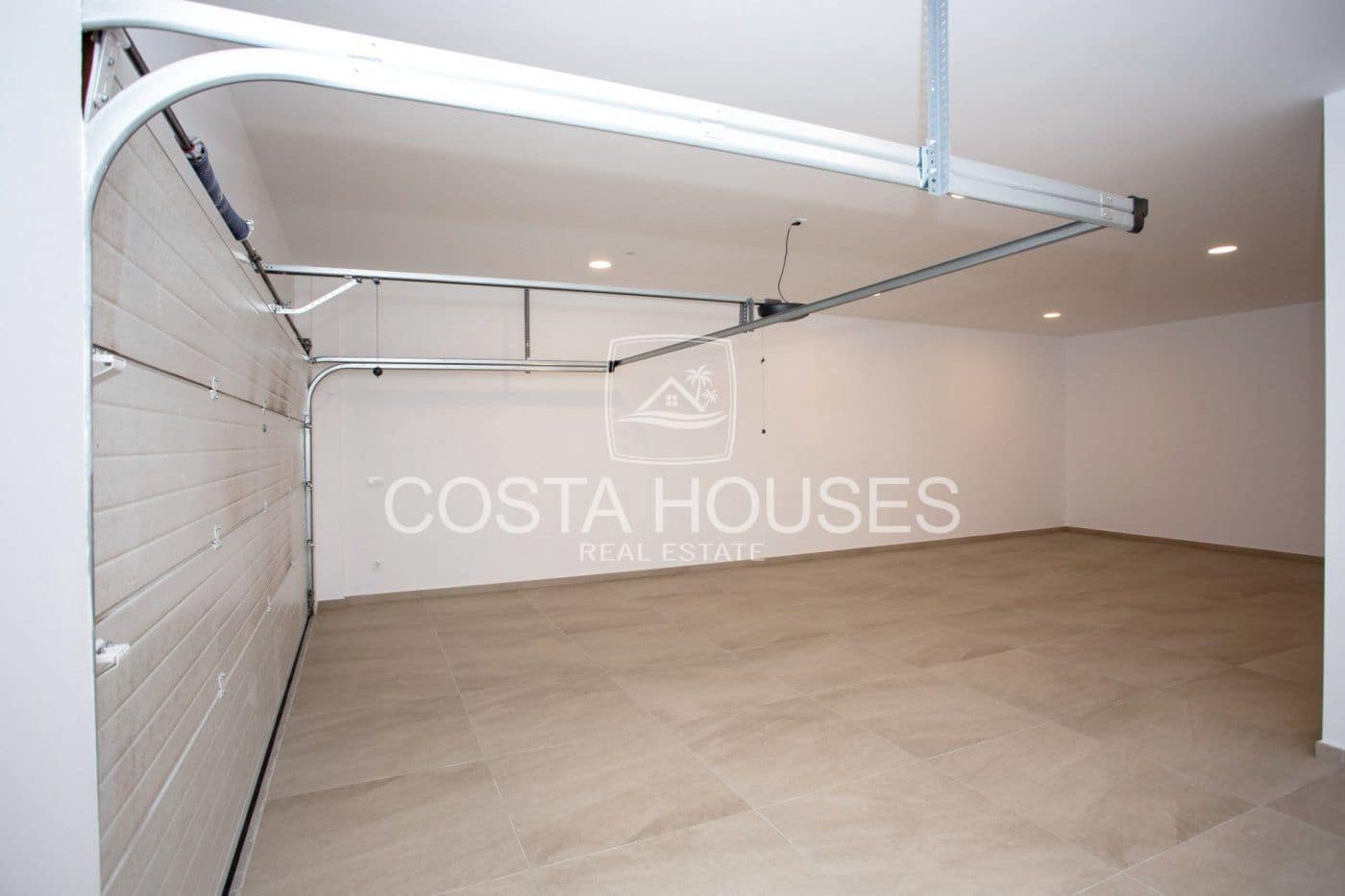 5 bedroom Villa for sale in Moraira with pool garage - € 1,750,000 (Ref: 8863955)